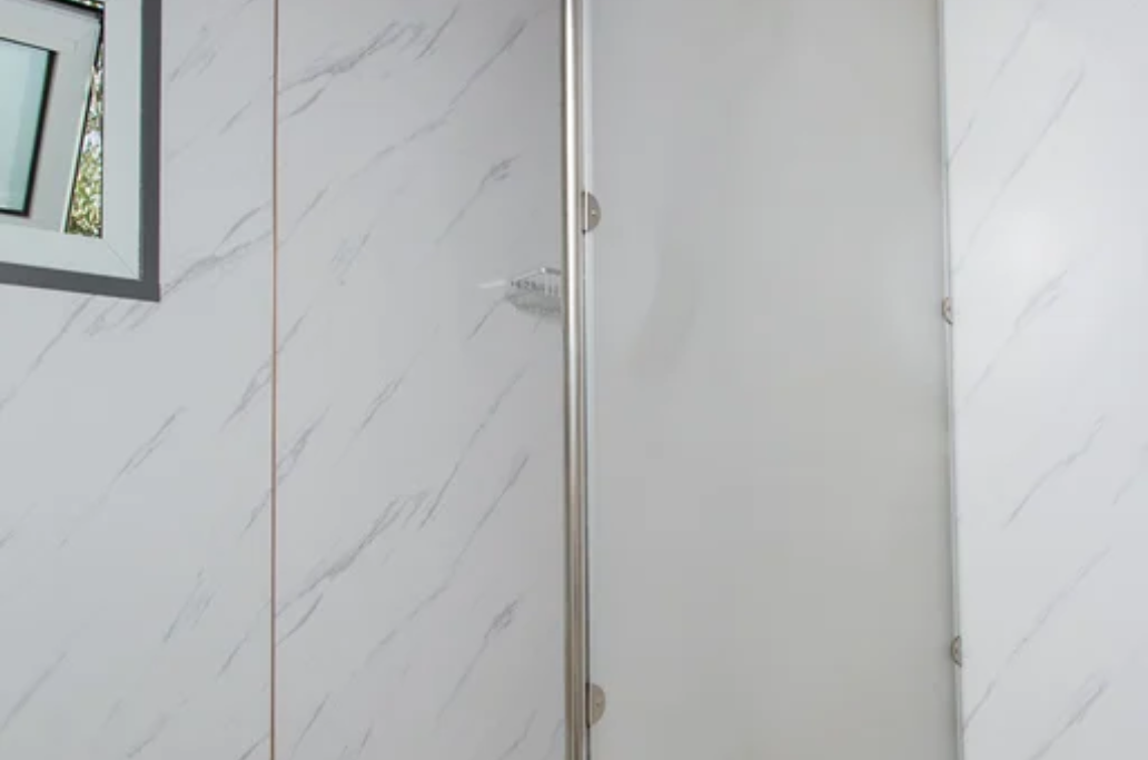 2stall interiior (1)