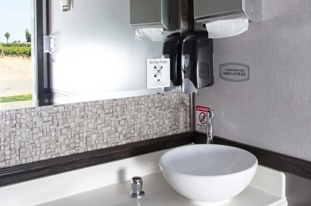 2 STALL (1)