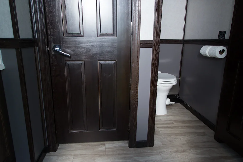 4 stall Interior gallery (2)